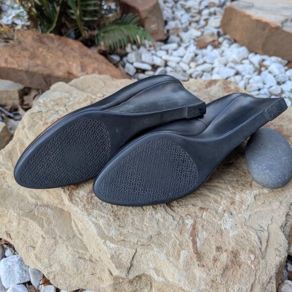 Tory Burch Black Wedges with Gold Accent Size 7 - Picture 4 of 6